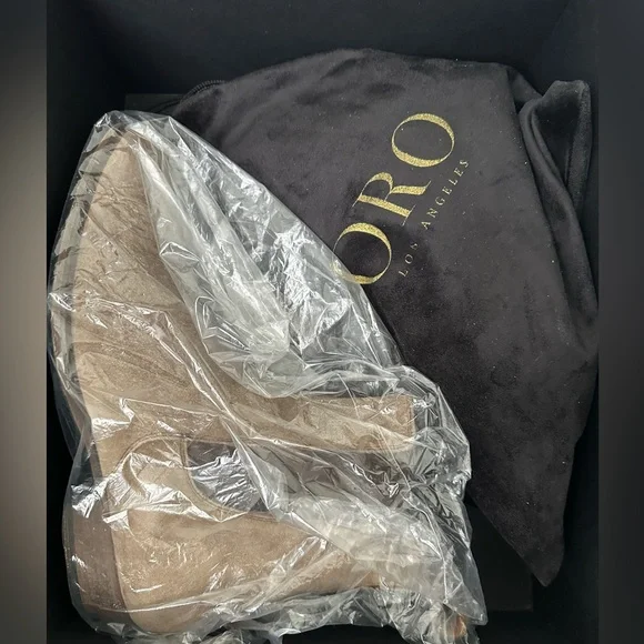 Oro Alpaca Chelsea Boots - Picture 4 of 9